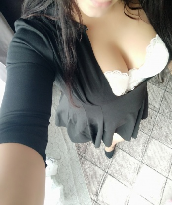 У меня есть все ингредиенты для создания незабываемого вечера в Москве 🌃✨ Возьми паузу от суеты и окунись в мир наслаждения в моей компании. Мои услуги нацелены на удовлетворение твоих сокровенных желаний. Я гарантирую интимную атмосферу и полное уважение к твоим предпочтениям. Посмотри мои фото и оцени мою привлекательность. У меня есть положительные отзывы, которые подтверждают мою искренность и профессионализм. Живу в Москве и готова воплотить твои горячие фантазии в реальность. Сделай шаг в мир наслаждения, и я обещаю, что ты не пожалеешь! 😉💋 420, 33 года